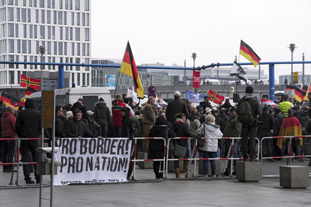 Demo von Neonazis, Hooligans, BRD GmbHlern, usw.
