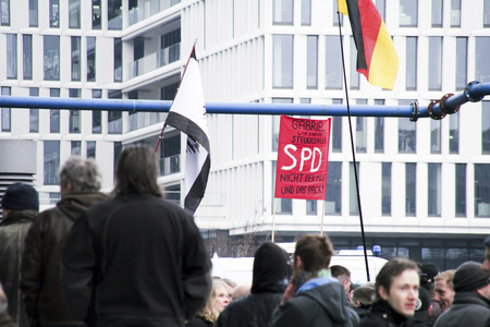 Demo von Neonazis, Hooligans, BRD GmbHlern, usw.