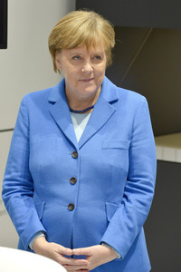 Angela Merkel beim Rundgang über die Computermesse CeBIT in Hannover