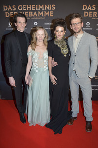 Filmpremiere 'Das Geheimnis der Hebamme' in München
