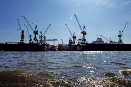 Kräne im Hamburger Hafen