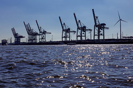 Kräne im Hamburger Hafen