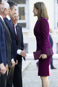 Letizia von Spanien besucht die BBVA MicroFinanzas Foundation in Madrid