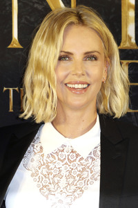 Photocall zu 'The Huntsman & the Ice Queen' in Hamburg