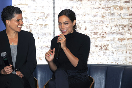 Rosario Dawson Wahlkampagne für Bernie Sanders in New York