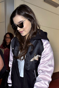 Ankunft von Hailee Steinfeld in Tokio