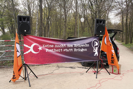 Protestkundgeburg vor der Türkischen Botschaft in Berlin