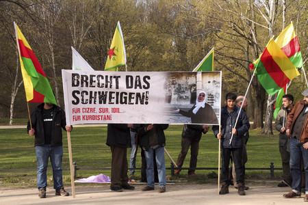 Protestkundgeburg vor der Türkischen Botschaft in Berlin