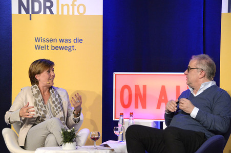 Talksendung 'Frauengeschichten' in Neustadt