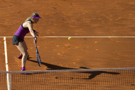 Tennis Match Alizé Cornet vs Victoria Azarenka in Madrid