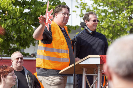 Warnstreick der IG Metall  in Obertshausen