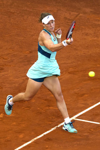 Tennis Match Samantha Stosur vs Carla Suárez Navarro in Madrid