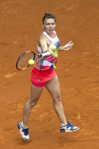 Tennis Match Irina-Camelia Begu vs Simona Halep in Madrid