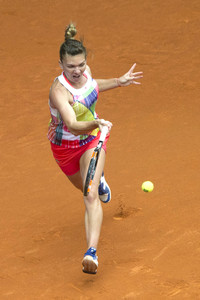 Tennis Match Irina-Camelia Begu vs Simona Halep in Madrid
