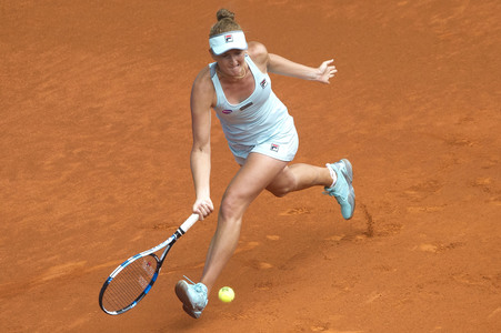 Tennis Match Irina-Camelia Begu vs Simona Halep in Madrid