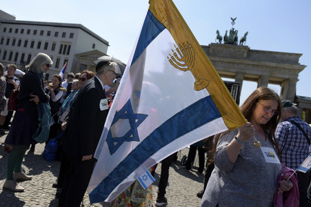Marsch des Lebens zum Holocaustgedenktag in Berlin