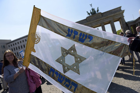 Marsch des Lebens zum Holocaustgedenktag in Berlin