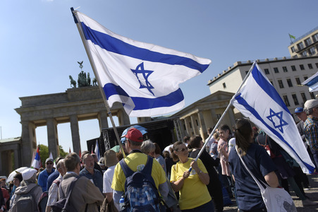 Marsch des Lebens zum Holocaustgedenktag in Berlin