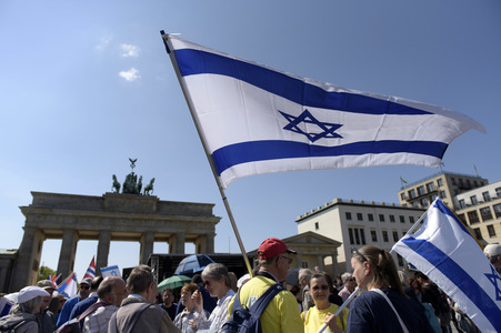 Marsch des Lebens zum Holocaustgedenktag in Berlin