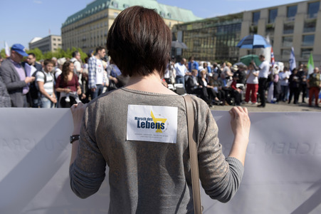 Marsch des Lebens zum Holocaustgedenktag in Berlin