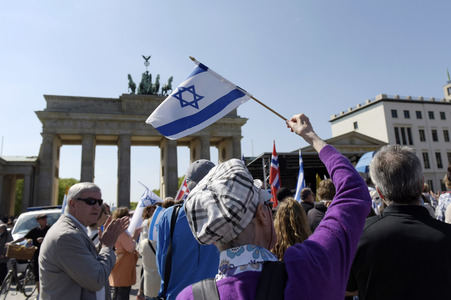 Marsch des Lebens zum Holocaustgedenktag in Berlin