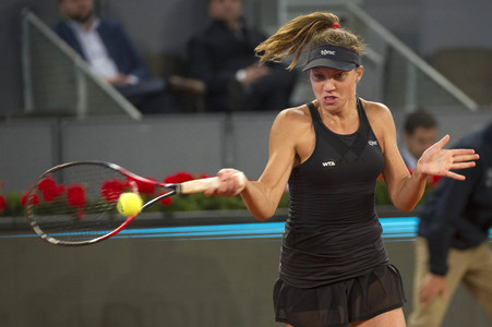 Tennis Match Samantha Stosur vs Patricia Maria Tig in Madrid