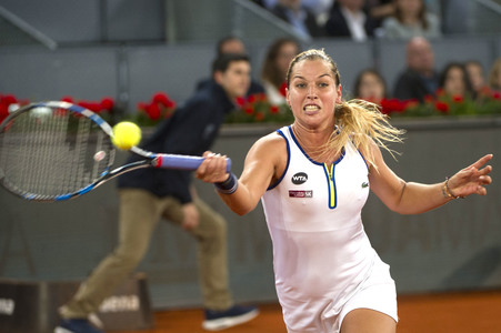 Tennis Match Dominika Cibulková vs Simona Halep in Madrid