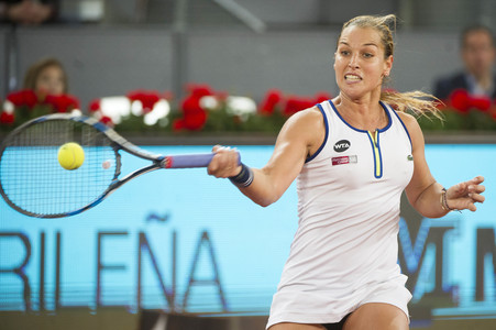 Tennis Match Dominika Cibulková vs Simona Halep in Madrid