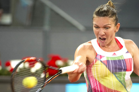 Tennis Match Dominika Cibulková vs Simona Halep in Madrid