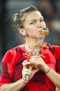 Tennis Match Dominika Cibulková vs Simona Halep in Madrid