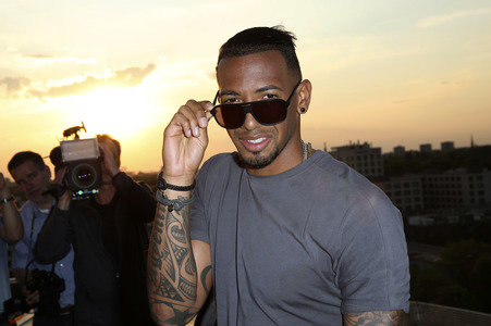 Jerome Boateng präsentiert seine Brillenkollektion in Berlin