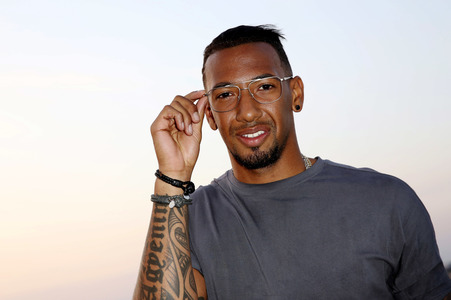 Jerome Boateng präsentiert seine Brillenkollektion in Berlin