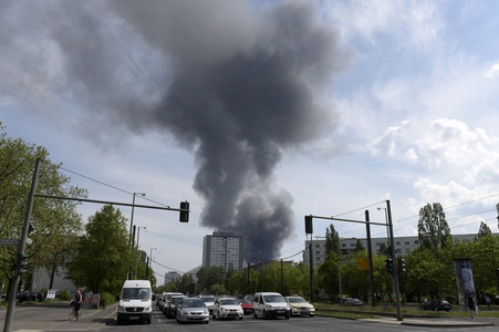 Feuerwehreinsatz bei Großbrand in Berlin-Lichtenberg