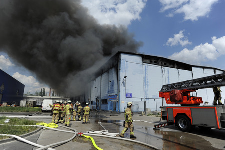 Feuerwehreinsatz bei Großbrand in Berlin-Lichtenberg