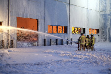 Feuerwehreinsatz bei Großbrand in Berlin-Lichtenberg