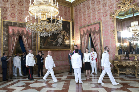 Audienz für Militärangehörige im Palacio Real in Madrid