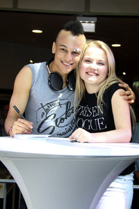 Autogrammstunde der Top 6 DSDS Stars 2016 in Hamburg