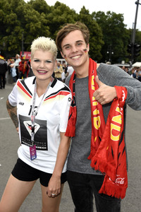 Fans beim UEFA-Fußball-Europameisterschaft 2016 Spiel Deutschland gegen Polen in Berlin