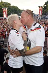 Fans beim UEFA-Fußball-Europameisterschaft 2016 Spiel Deutschland gegen Polen in Berlin