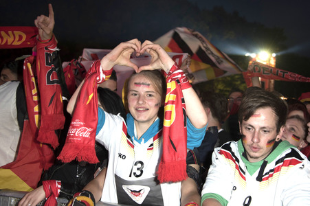 Fans beim UEFA-Fußball-Europameisterschaft 2016 Spiel Deutschland gegen Polen in Berlin