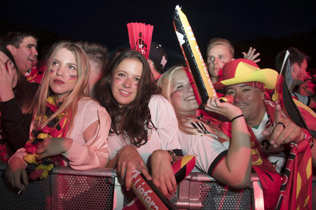 Fans beim UEFA-Fußball-Europameisterschaft 2016 Spiel Deutschland gegen Polen in Berlin