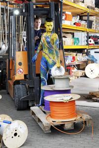 WORKING ART: Gabelstaplerfahrer / Forklift Driver Bodypainting
