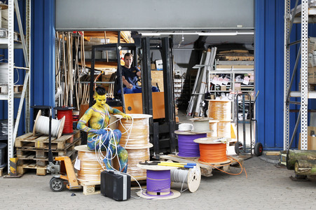 WORKING ART: Gabelstaplerfahrer / Forklift Driver Bodypainting