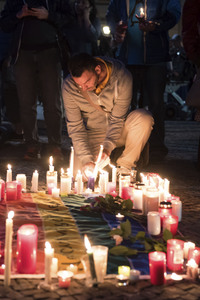 Gedenken an die Opfer des Anschlags von Orlando in Berlin