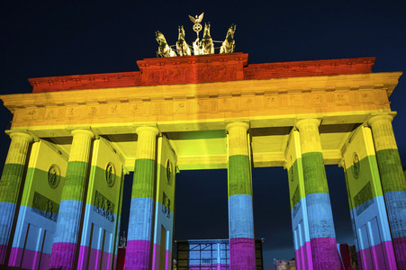 Gedenken an die Opfer des Anschlags von Orlando in Berlin