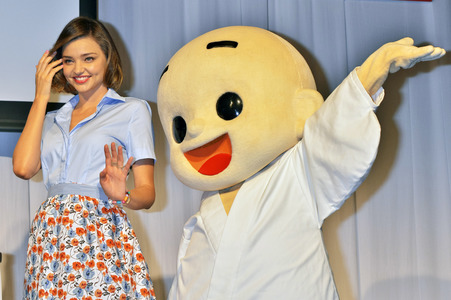 Miranda Kerr wirbt für fermentierte Lebensmittel in Tokio