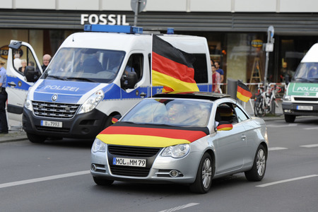 Autokorso nach dem UEFA-Fußball-Europameisterschaft 2016 Spiel Deutschland gegen Nordirland in Berlin
