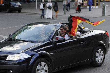 Autokorso nach dem UEFA-Fußball-Europameisterschaft 2016 Spiel Deutschland gegen Nordirland in Berlin