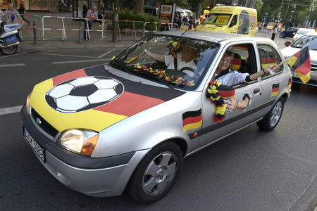 Autokorso nach dem UEFA-Fußball-Europameisterschaft 2016 Spiel Deutschland gegen Nordirland in Berlin
