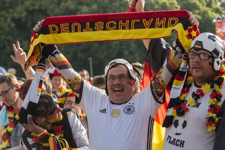 Fanmeile beim UEFA-Fußball-Europameisterschaft 2016 Spiel Deutschland gegen Nordirland in Berlin